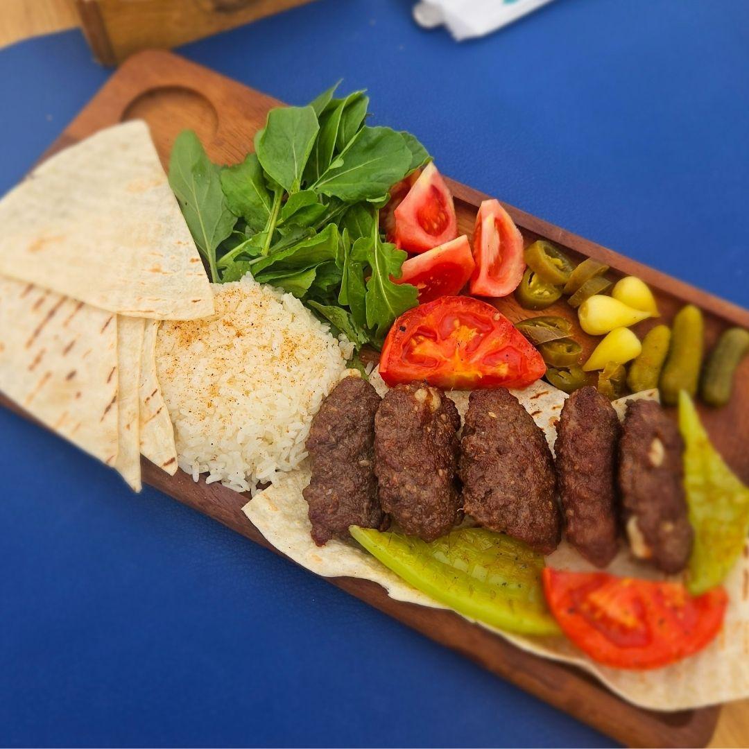 Kaşarlı Köfte / Grilled Meatballs With Cheddar